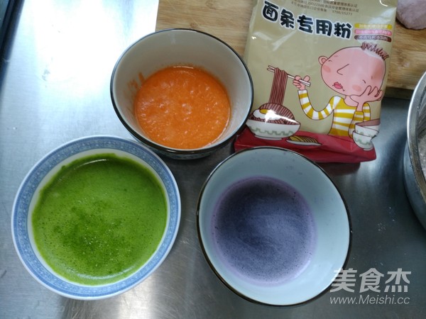 彩色蝴蝶面的做法