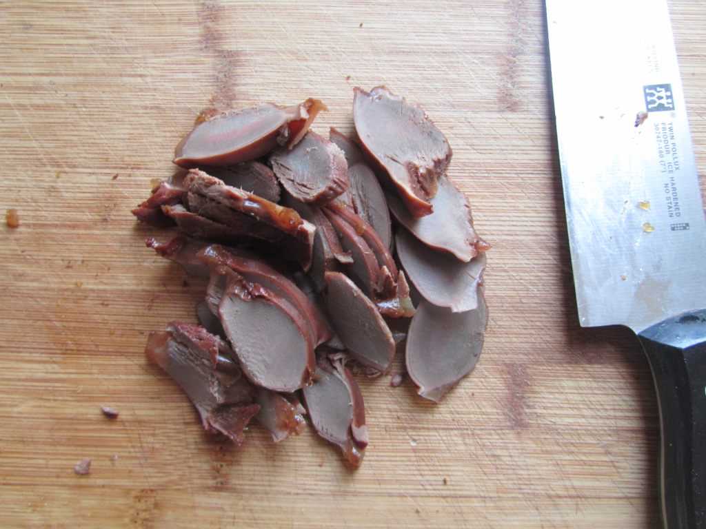 看着就让人流口水的莴苣拌鸭胗你会做吗？