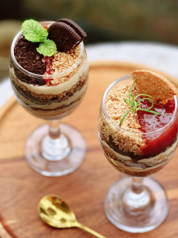 草莓酱奶酪三色木糠杯