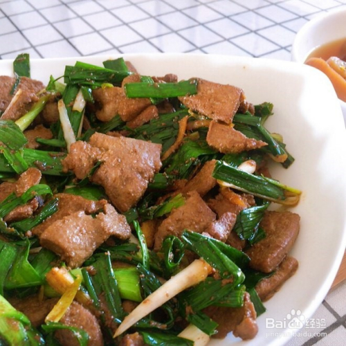 大蒜炒猪肝的做法