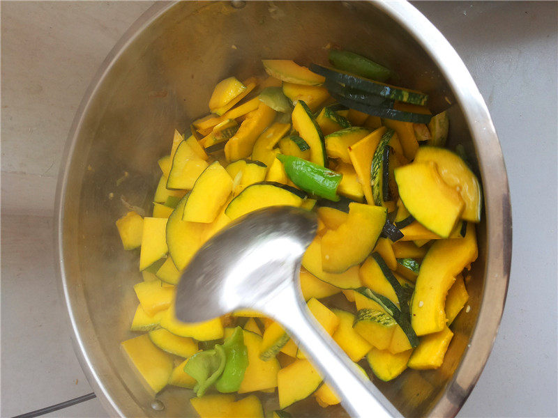 想吃素炒南瓜？轻轻松松就能学会