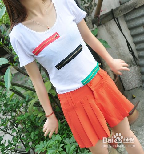 夏季糖果色的衣服瘦身时尚搭配技巧,简单易配。