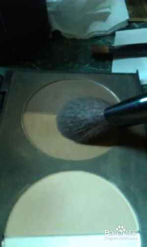 怎样用底妆打造立体脸型