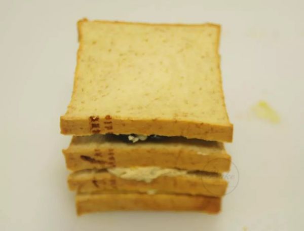 奶酪肉松酱三明治