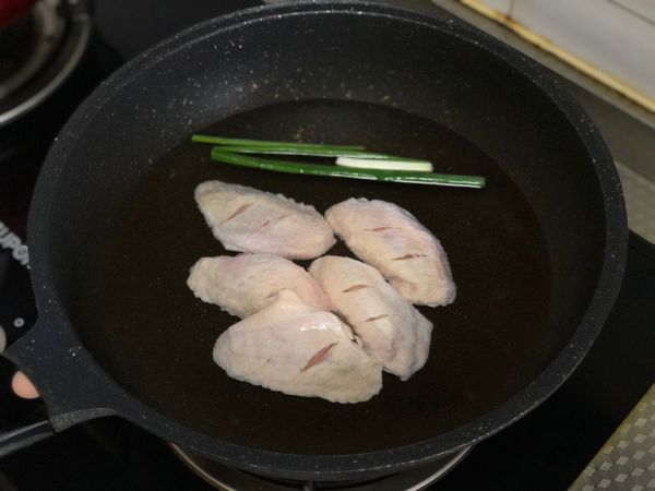 田园鲜虾鸡翅煲
