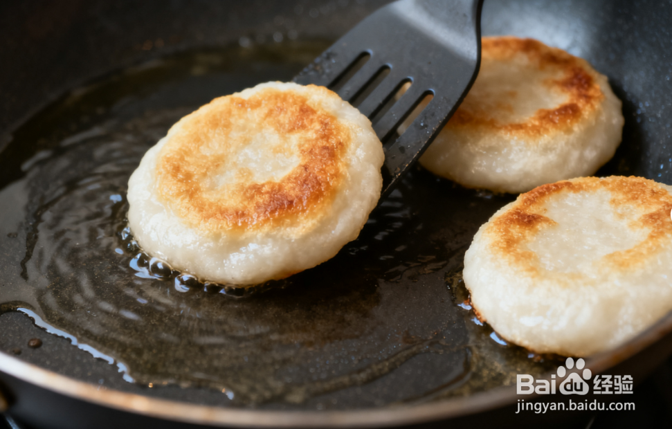 红糖糍粑的做法:外脆里糯,蘸料香甜,零失败