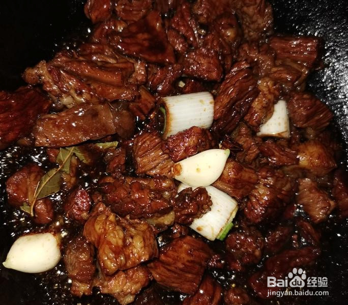 西红柿土豆炖牛腩的做法