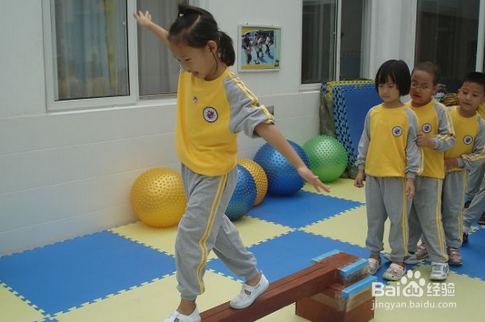 幼儿园自制体育玩具