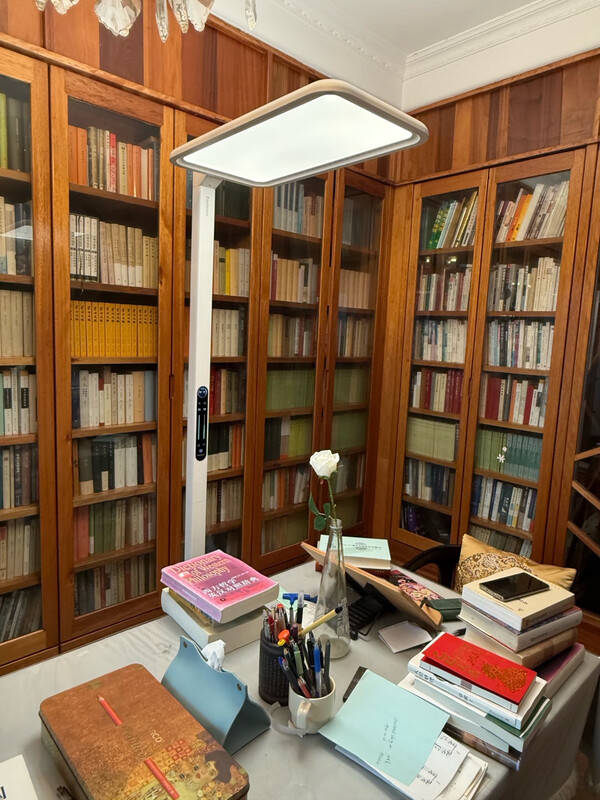 什么牌子的落地灯对孩子视力好?专业护眼落地灯分享,超高性价比