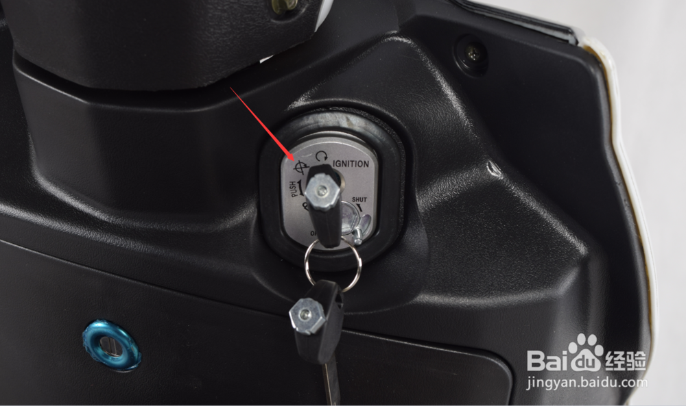 踏板摩托车新车第一次如何电打火启动