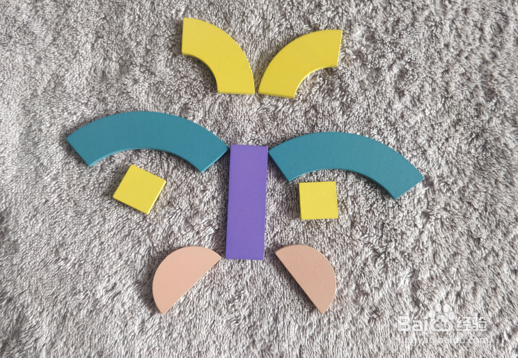 用蒙氏积木怎样拼一只花蛾子呢？