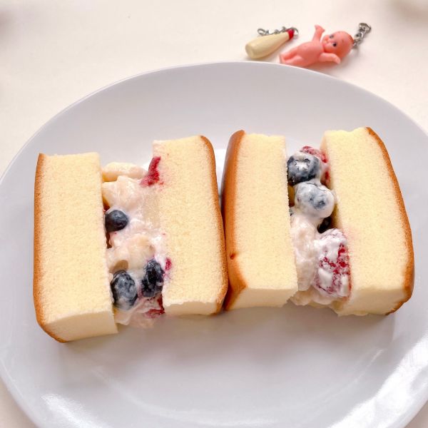 水果沙拉蛋糕三明治