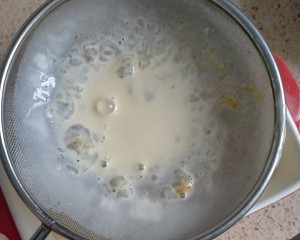 鸡蛋鲜奶布丁的做法