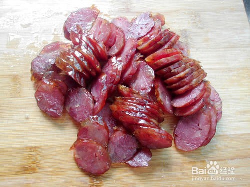 韭菜花炒腊肠