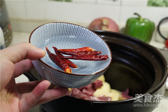 红皮土豆焖牛肉