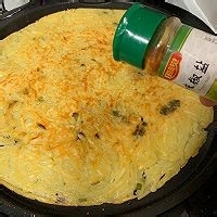 在家制作美味的香煎土豆丝饼