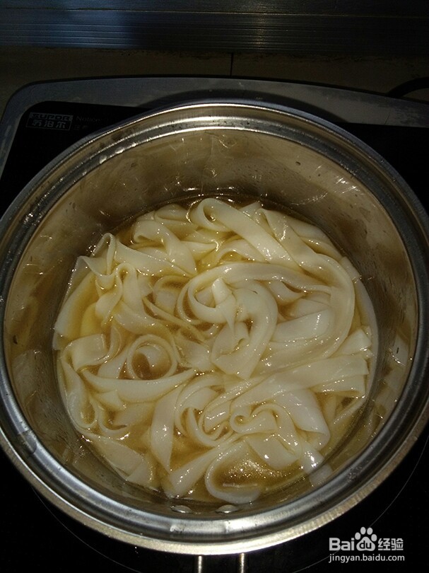 产妇营养早餐――乌鸡汤煮卷粉