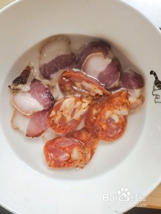 如何做腊肉煲仔饭