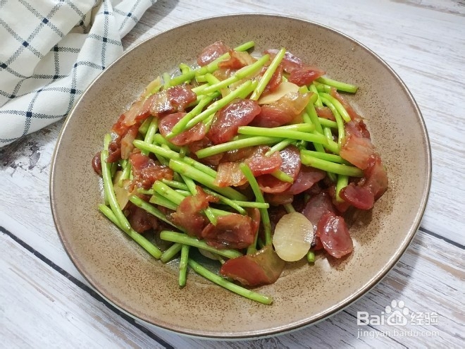 腊肉炒芦蒿的做法