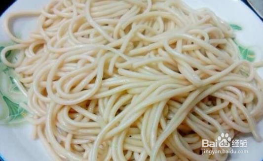 如何做好吃的火腿鸡蛋炒面条