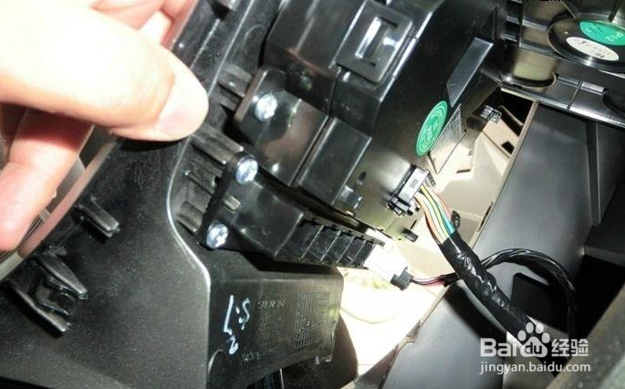 传祺ga3空调鼓风机插头断了如何维修