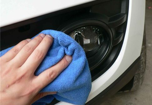 怎样给爱车改装漂亮的雾灯