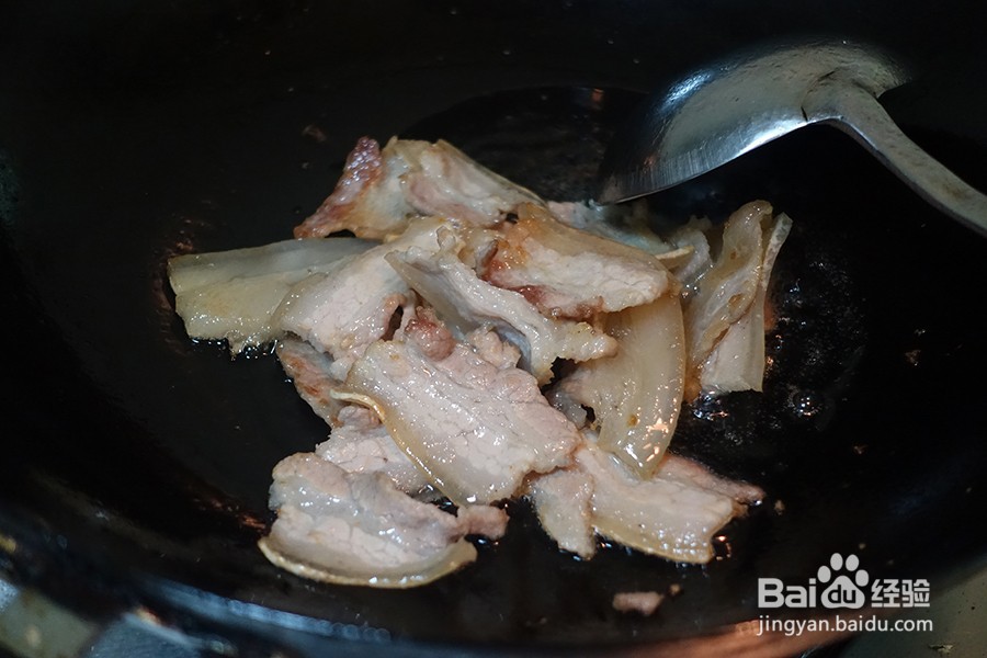 五花肉炒青椒土豆片