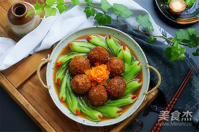 红烧鹌鹑蛋狮子头