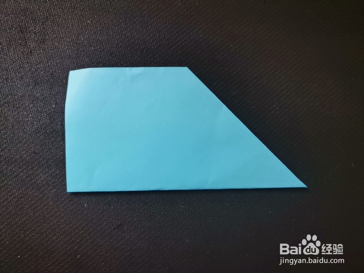 如何用彩色纸折一条鲸(1)