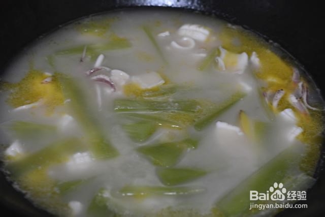 鲜香无比青笋鱿鱼汤