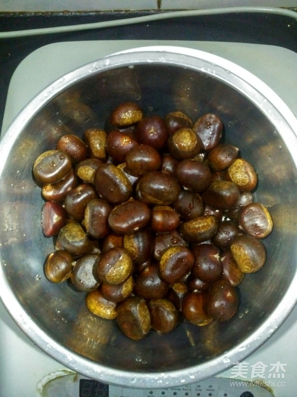 巧剥栗子的做法