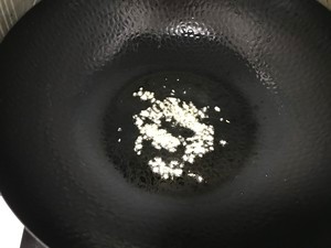 芹菜炒香干的做法