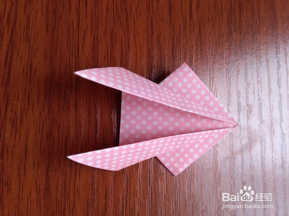 手工折出立体小兔子