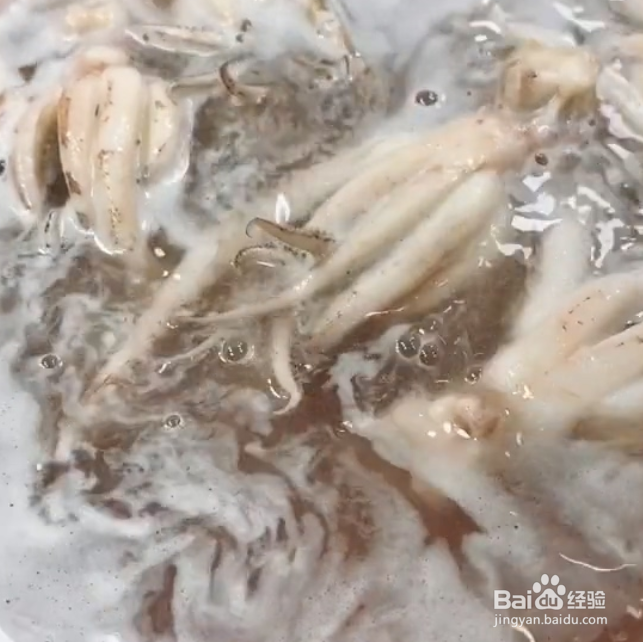 烧烤味炒鱿鱼须的做法