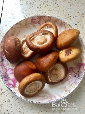 武汉版香菇红枣土鸡汤的做法