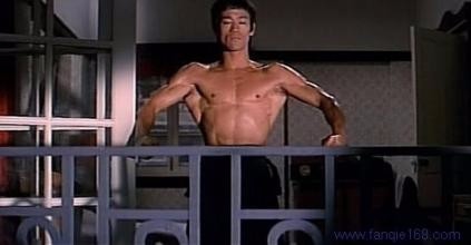 李小龙背阔肌锻炼方法