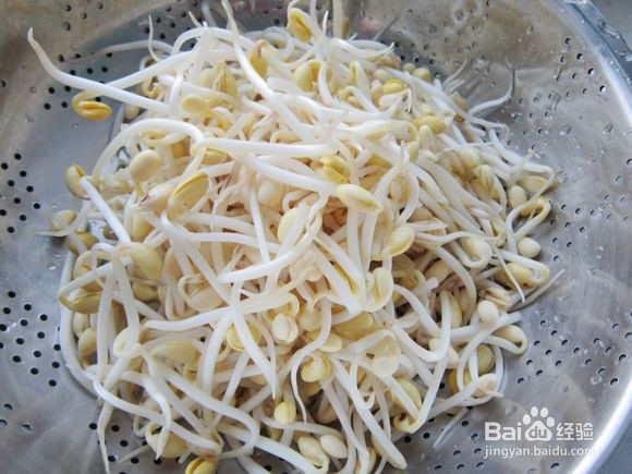 黄豆芽炖排骨的做法