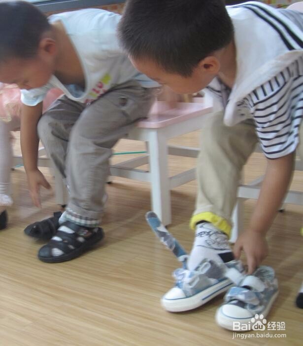 给宝宝选鞋子的标准?