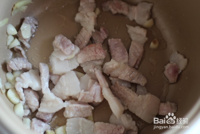 电饭锅也能让人惊喜不断——孜然香芋焖猪肉