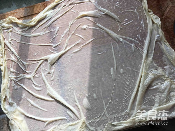 金枪鱼蛋饼的做法