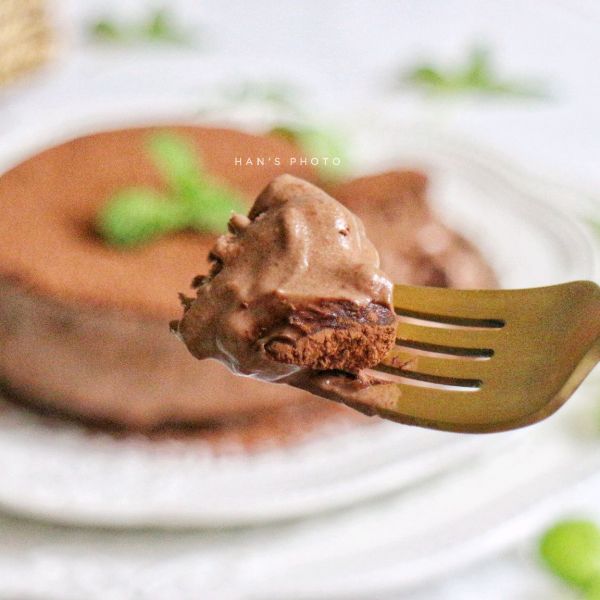 椰香巧克力脆珠慕斯