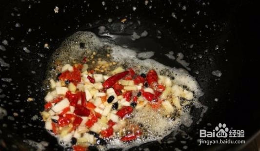 制作香煎鲫鱼