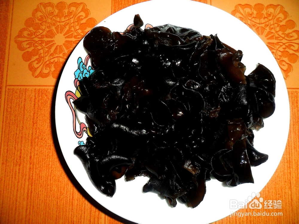 家常饭菜随意做——青椒木耳炒鸡蛋