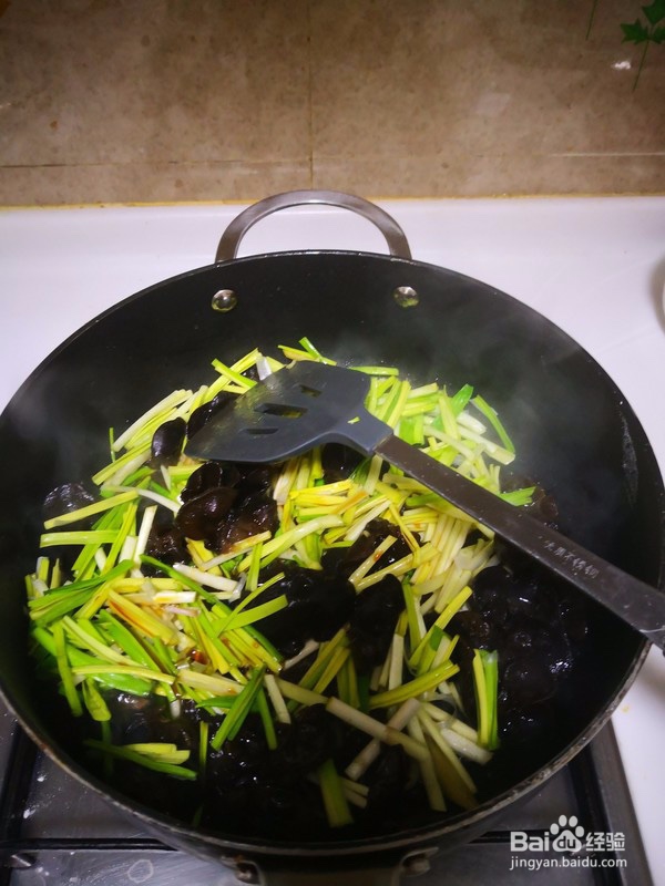 好吃的木耳炒蒜苗