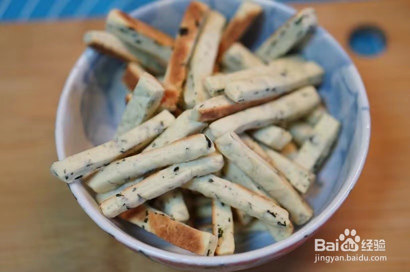 小朋友都爱吃的挂霜海苔饼干棒做法