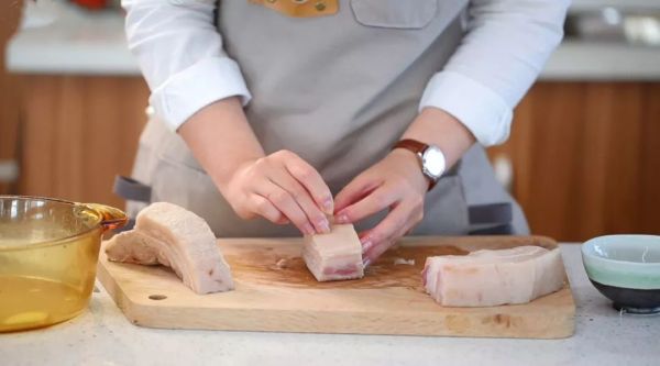 冬虫夏草芋头扣肉