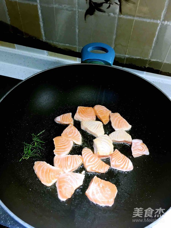 迷迭香香煎三文鱼