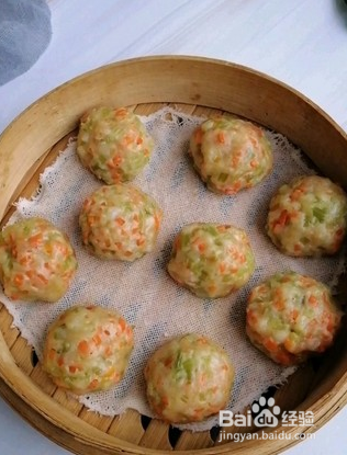 胡萝卜蔬菜蒸丸子