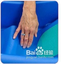 怎样给婴儿洗澡--美国专业医院的指导