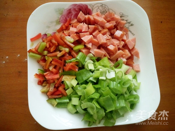 午餐肉葱花卷饼